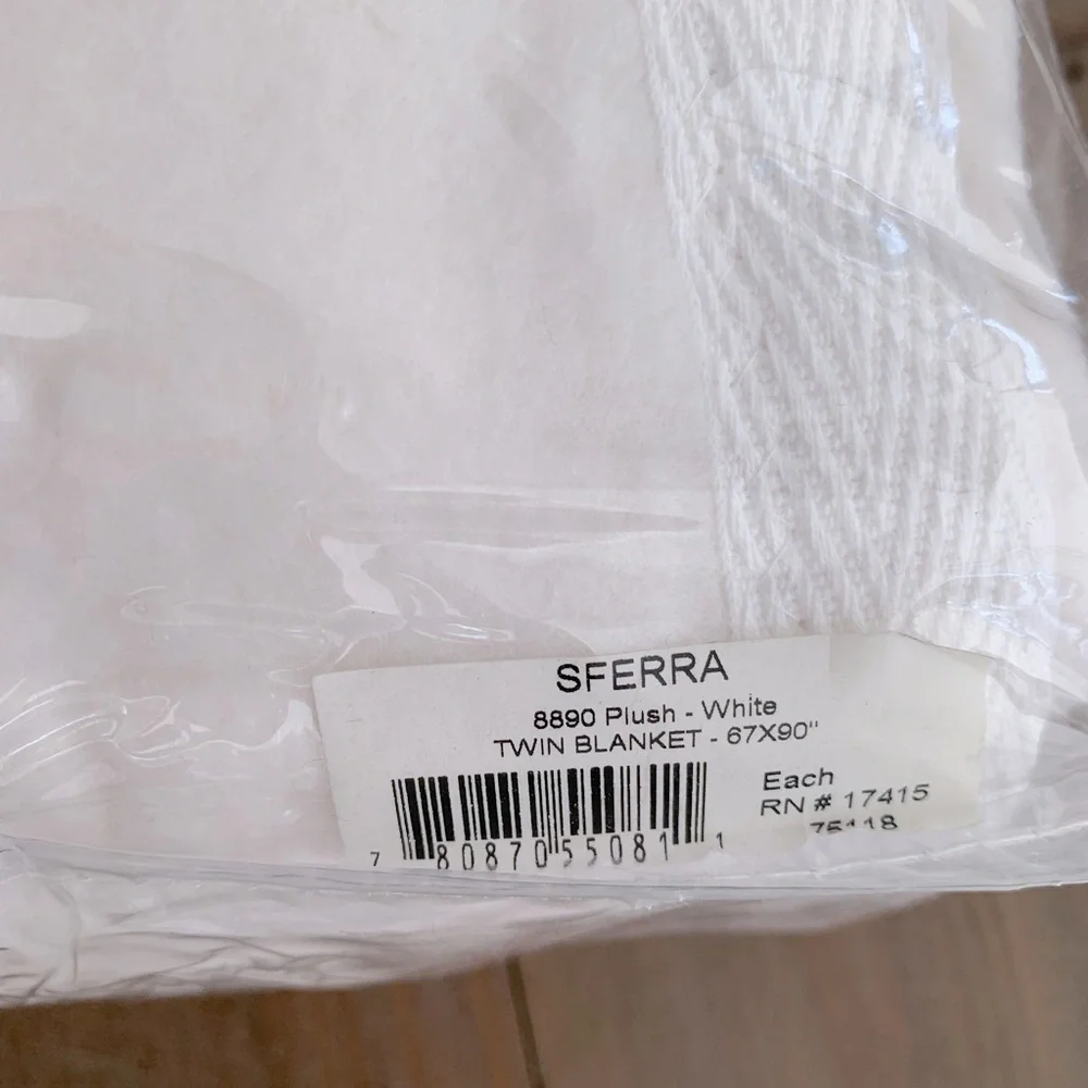 Sferra's Home Collection Plush Blankets Twin size white ivory NWT